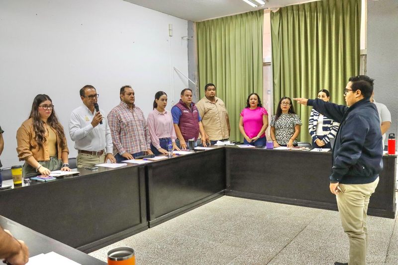 En este momento estás viendo Nombra Cabildo de Tecomán a Juan Pablo Suárez Martínez como oficial mayor interino