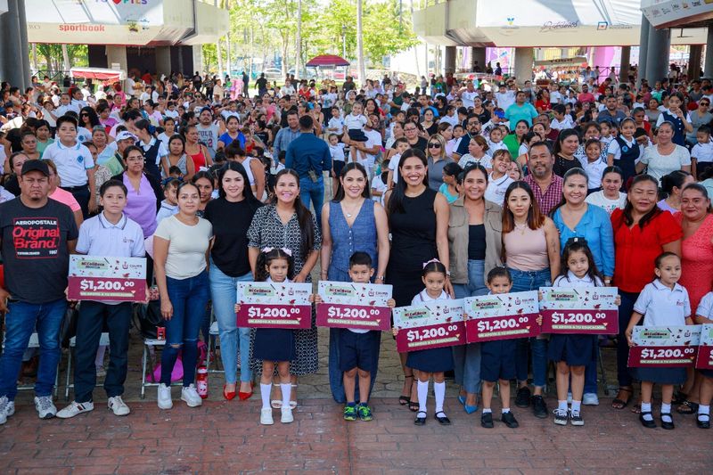 En este momento estás viendo Más de 3 mil estudiantes de Colima recibieron Mi ColiBeca para Empezar