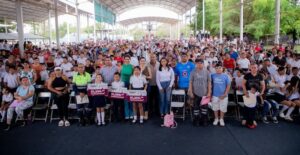 Lee más sobre el artículo Entregan Mi ColiBeca para Empezar en Manzanillo; hoy la reciben más de 3,100 estudiantes