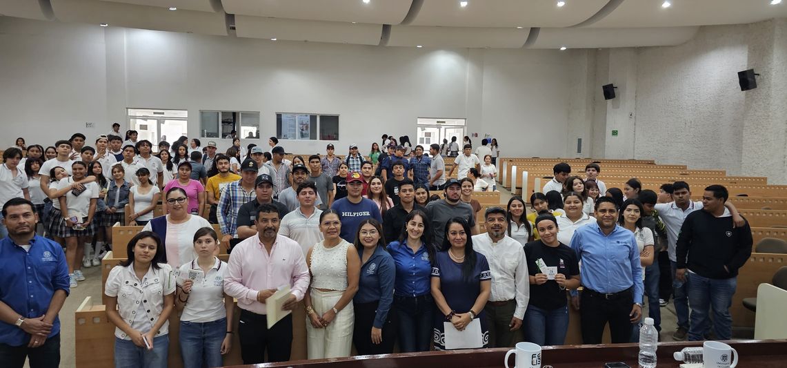 En este momento estás viendo Viven estudiantes de Tecomán intensa jornada literaria y académica, con Altexto 2025
