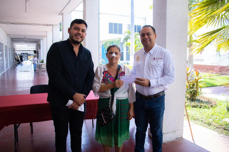 En este momento estás viendo En Tecomán, otorgan apoyos económicos para gastos médicos y funerarios a familias vulnerables