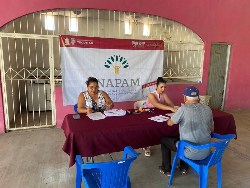 En este momento estás viendo DIF Municipal de Tecomán acerca Beneficios del Inapam a Adultos Mayores de Cerro de Ortega