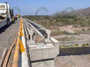 Lee más sobre el artículo Cae trabajador de una trabe en el puente del río Armería