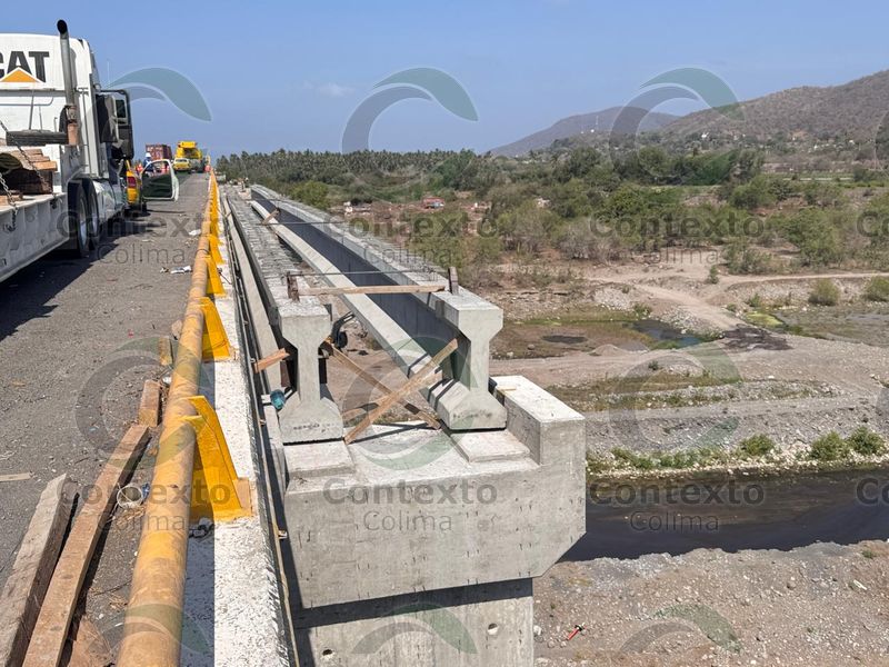 En este momento estás viendo Cae trabajador de una trabe en el puente del río Armería