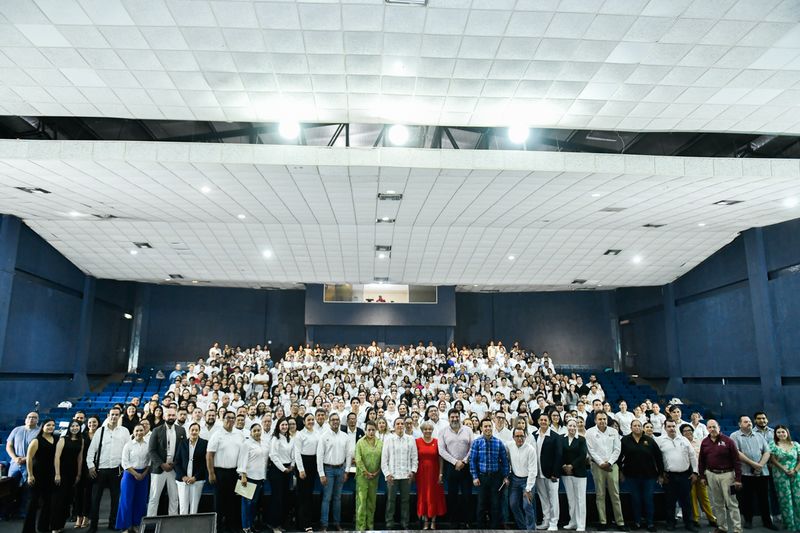 En este momento estás viendo La enfermería es esencial, invaluable e insustituible para el bienestar: Rector