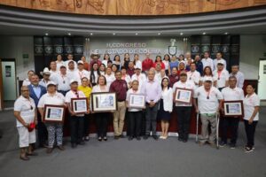 Lee más sobre el artículo Reconoce LXI Legislatura a Cooperativa de Salineros de Colima por 100 años de fundación