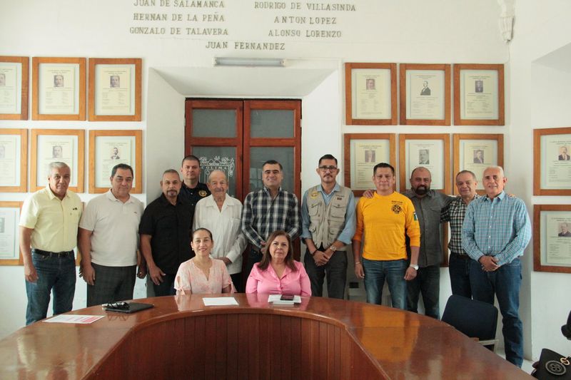 En este momento estás viendo Refuerzan alcalde de Colima y Bomberos alianza por seguridad ciudadana