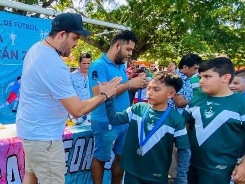 En este momento estás viendo Rehabilita Ixtlahuacán trabaja espacios deportivos abandonados: Álvaro Ruiz