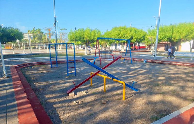 En este momento estás viendo Revitalizan parque de la colonia Libertad de Tecomán