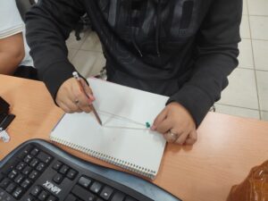 Lee más sobre el artículo Estudiantes del Bachillerato 7 toman taller internacional sobre geometría