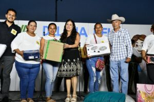 Lee más sobre el artículo Celebran el Día del Niño y el Día de las Madres con emotivo festival en Armería