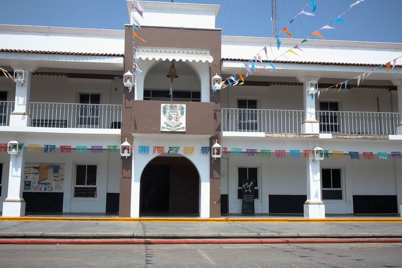 En este momento estás viendo Advierten riesgo financiero en Armería; regidor propone recorte de personal y control de gastos