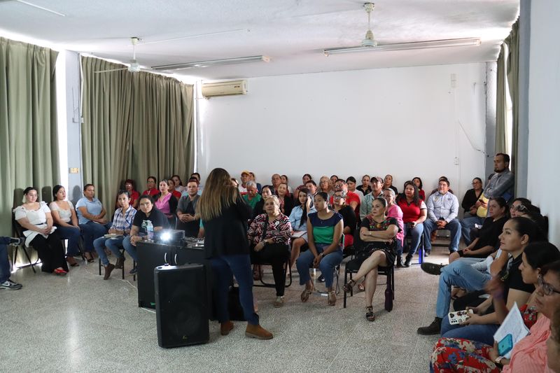 En este momento estás viendo Capacitan funcionarios de Tecomán en “Derechos Humanos y Servicio Público”