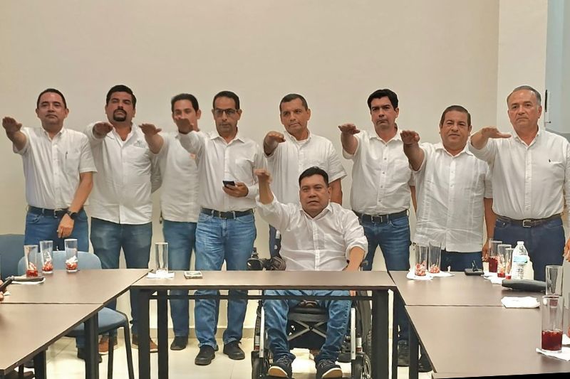 En este momento estás viendo Toman protesta integrantes de la nueva mesa directiva del Colegio de Ingenieros y Arquitectos de Tecomán