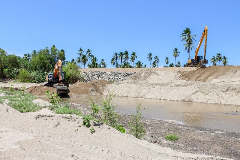 En este momento estás viendo Gobierno del Estado de Colima continúa desazolve en Manzanillo