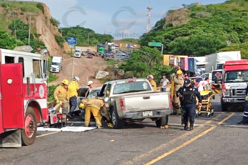 En este momento estás viendo Fallecen dos personas en choque frontal en el puente Tepalcates, en Manzanillo