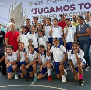 Lee más sobre el artículo ¡Orgullo Tecomense! Niñas campeonas de futbol representarán a Colima en torneo nacional; madres piden apoyo para acompañarlas