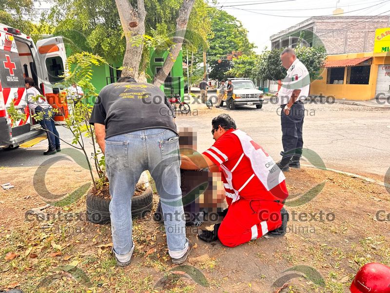 En este momento estás viendo Motociclista menor de edad resulta herido tras ser impactado por camioneta en Tecomán
