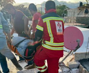 Lee más sobre el artículo Trabajador sufre golpe de calor en obra de Puerta de Hierro; fue atendido por Cruz Roja