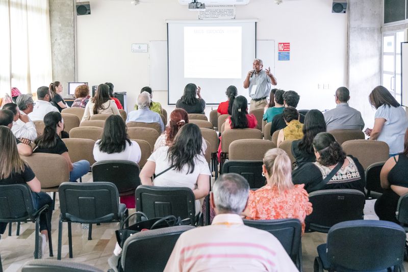 En este momento estás viendo Péraj, puente entre universidades públicas y bienestar social: Javier López