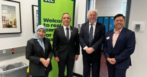 Lee más sobre el artículo Rector de la UdeC encabeza reunión del Consejo Directivo de la red UMAP en Vancouver