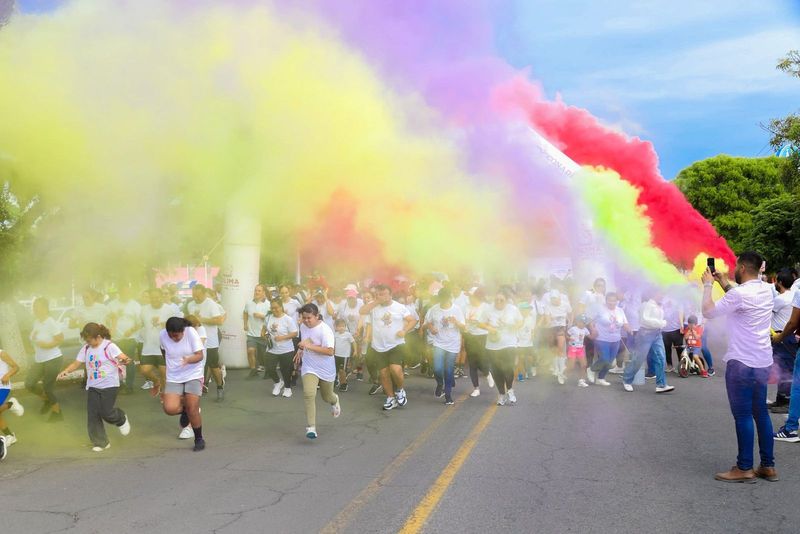 En este momento estás viendo Realizan la Carrera de Colores en Tecomán