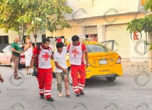 Lee más sobre el artículo Un herido al impactar taxi a motocicleta en Tecomán