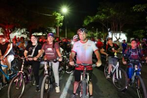 Lee más sobre el artículo Promueven salud y convivencia con bicipaseo familiar en Tecomán