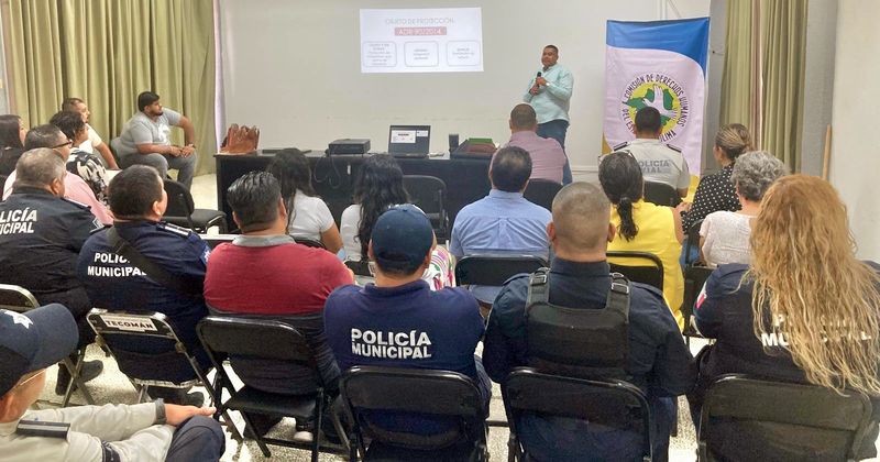 En este momento estás viendo Impulsan en Tecomán capacitación en Derechos Humanos para personal de seguridad