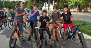 Lee más sobre el artículo Bicipaseo Familiar Nocturno de Tecomán: pedalean en familia por la salud y la convivencia