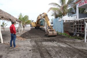 Lee más sobre el artículo Restablecen servicio de agua y limpian carretera en Boca de Pascuales
