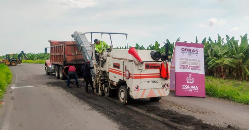 En este momento estás viendo Gobierno del Estado realiza bacheo en la carretera Cerro de Ortega-Callejones, en Tecomán