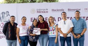 Lee más sobre el artículo Indira Vizcaíno acompaña entrega de recursos del Faispiam en Suchitlán, Comala