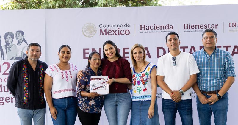 En este momento estás viendo Indira Vizcaíno acompaña entrega de recursos del Faispiam en Suchitlán, Comala
