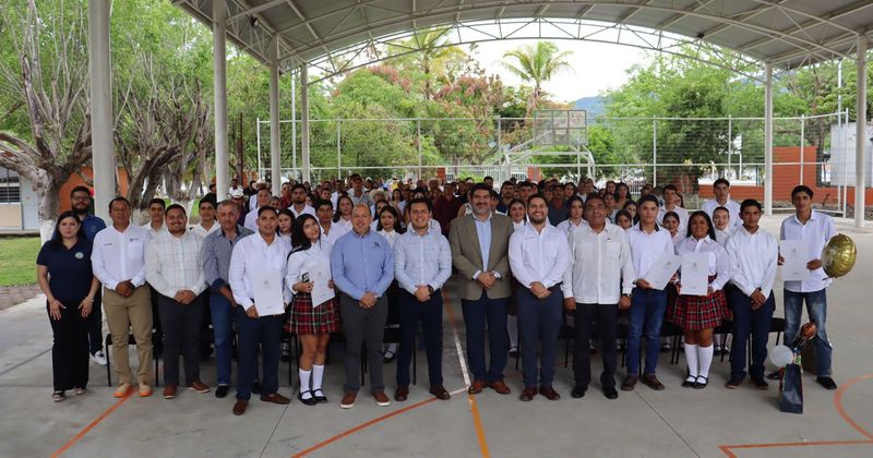 En este momento estás viendo Generación 2022–2025 del Bachillerato 29 se gradúa con emotiva ceremonia en Tepames