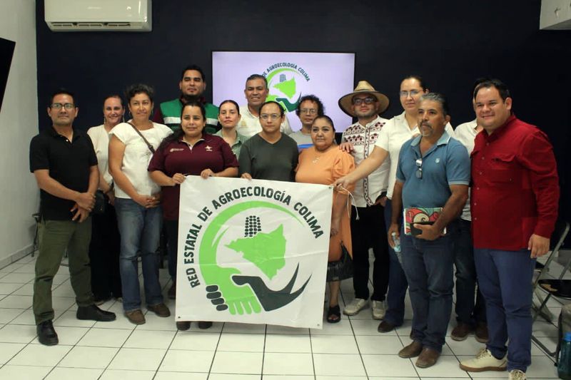 En este momento estás viendo Impulsa Alfredo Álvarez conciencia contra agrotóxicos en campo de Tecomán