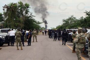 Lee más sobre el artículo Dialogan autoridades con pobladores de Cerro de Ortega para terminar bloqueo en carretera a Michoacán