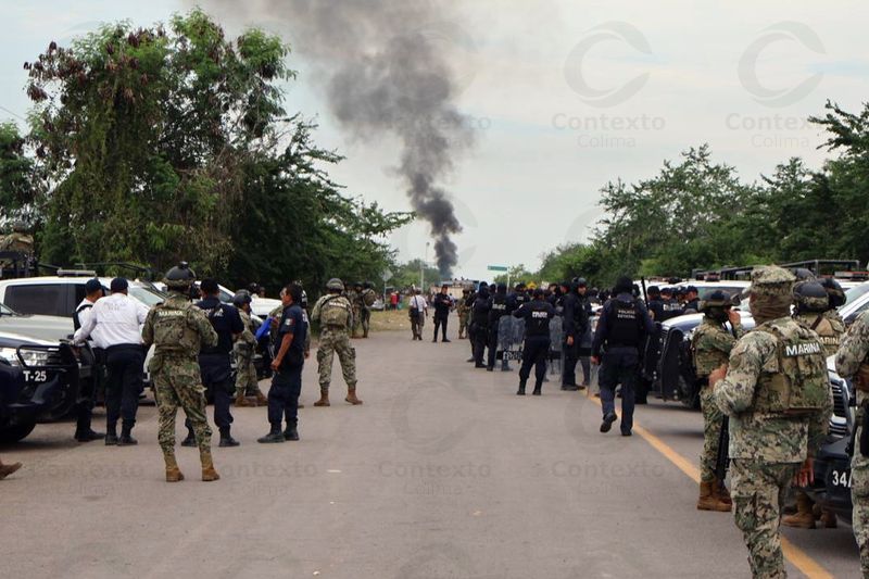 En este momento estás viendo Dialogan autoridades con pobladores de Cerro de Ortega para terminar bloqueo en carretera a Michoacán