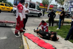 Lee más sobre el artículo Dos menores lesionados en accidente de motocicleta en la colonia Infonavit