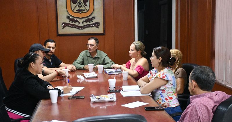 En este momento estás viendo Alcalde coordina preparativos con Comité Organizador de la Feria Armería 2025