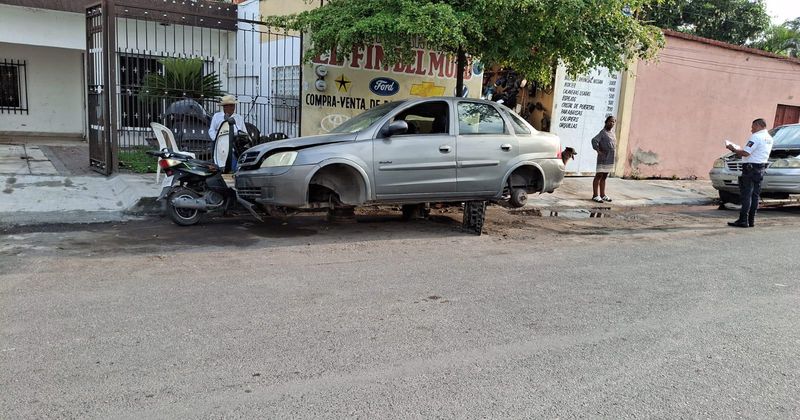 En este momento estás viendo Mantiene Tecomán operativo ‘Ventanas Rotas’ para retirar vehículos abandonados