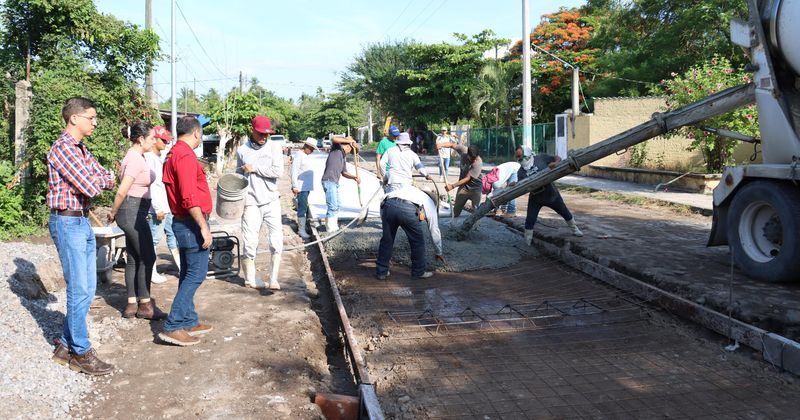 En este momento estás viendo Avanza rehabilitación de drenaje y vialidades en Caleras