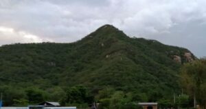 Lee más sobre el artículo Buscan a persona que quedó inconsciente mientras trabajaba en cerro de Coalatilla, Armería