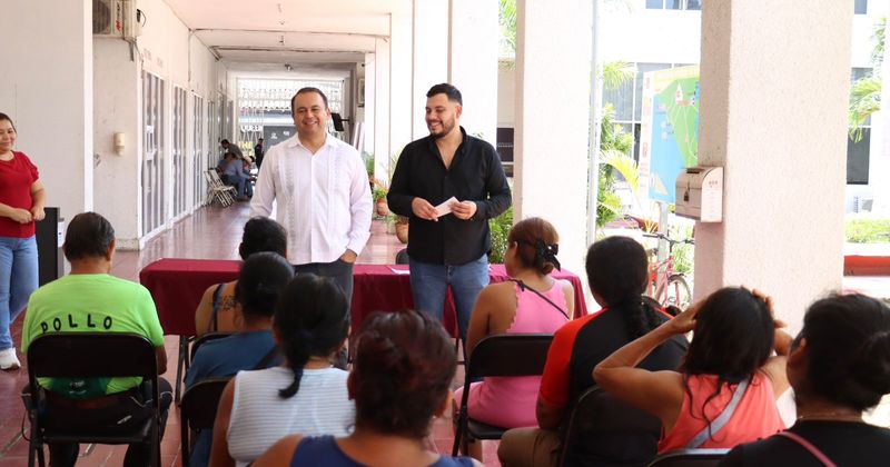 En este momento estás viendo Entregan apoyos económicos a personas en situación vulnerable en Tecomán