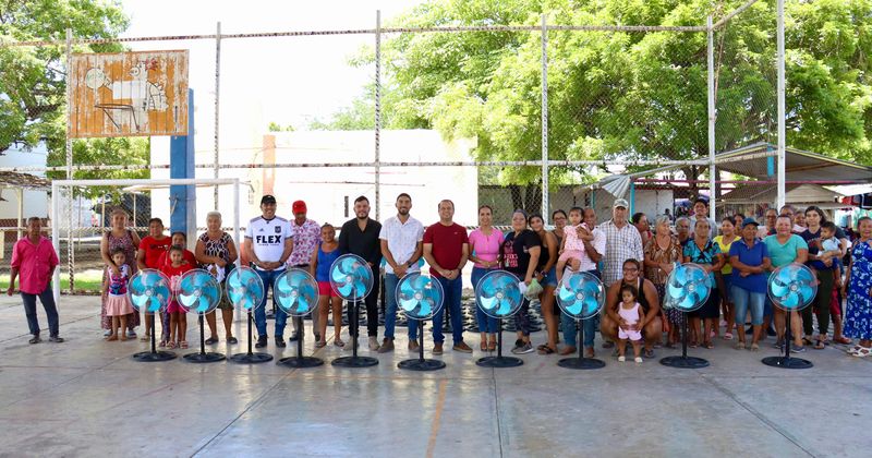 En este momento estás viendo Armando Reyna fortalece apoyos sociales en Caleras y Cerro de Ortega