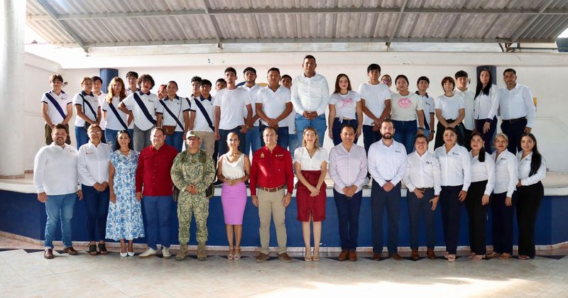 En este momento estás viendo Gobierno de Tecomán celebró su Ceremonia Cívica mensual en las instalaciones del ICEP