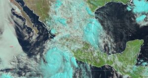 Lee más sobre el artículo Huracán Flossie se intensifica a categoría 2; se ubica frente a costas de Colima