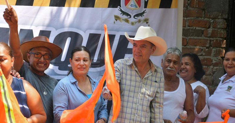 En este momento estás viendo Inicia obra de pavimentación en el Andador Primaveras, colonia Las Lomas, Armería