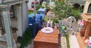 Lee más sobre el artículo Realizan jornada de saneamiento en el Panteón Municipal de Armería para prevenir enfermedades