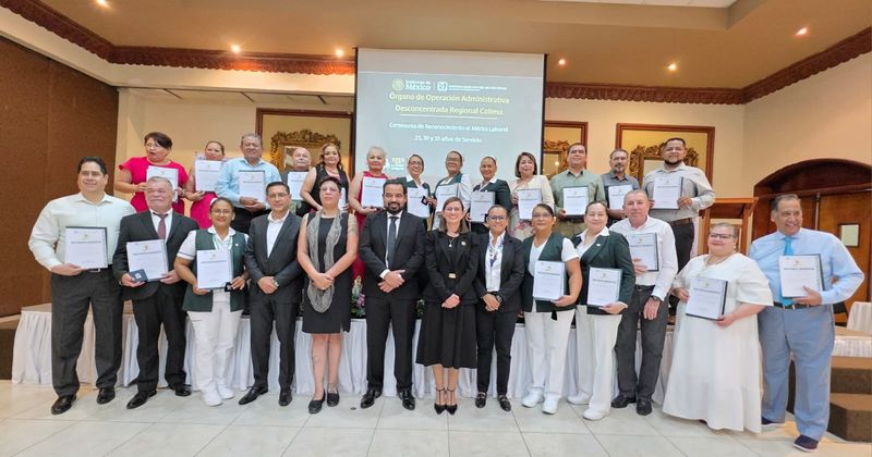 En este momento estás viendo Reconoce IMSS Colima a personal por 25, 30 y 35 años de servicio